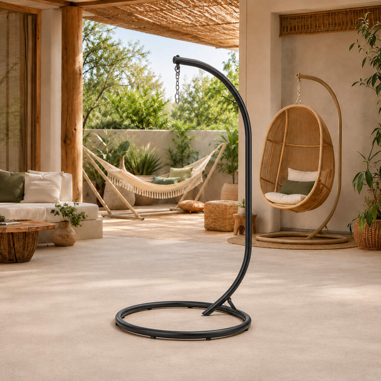 Support en acier noir pour fauteuil suspendu œuf — base stable Image